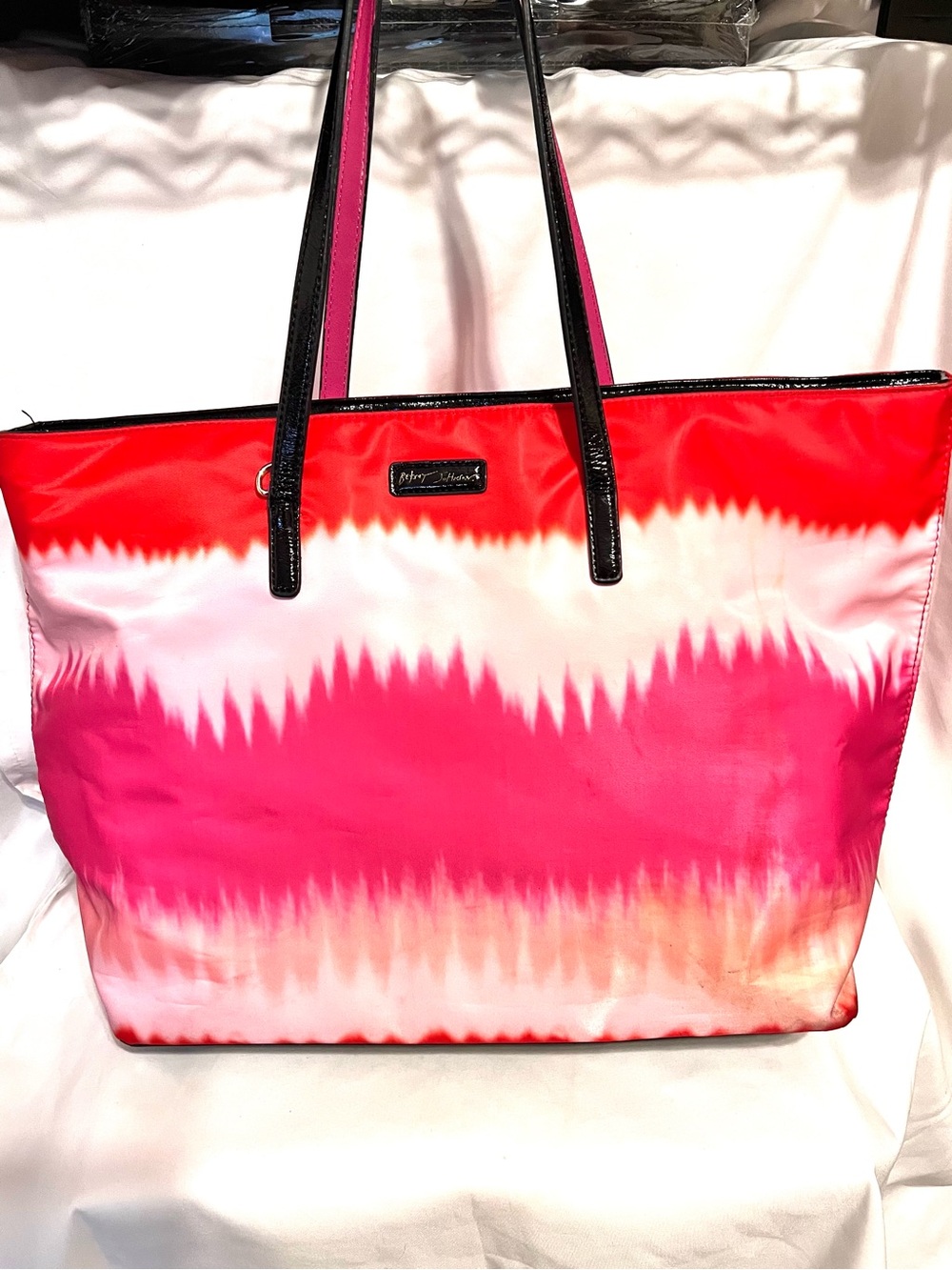 Betsey Johnson Pink/Red Ombre Tote with Black Trim-Easy Clean-Lightweight-Zip Up